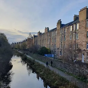 Cosy 1 Bedroom Flat With View Of Union Canal Edinburgh