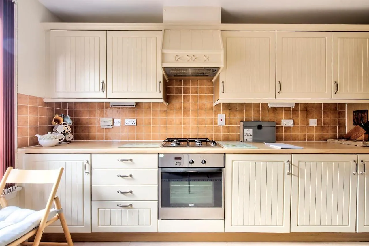 Guestready - Bright Spacious 2Bdr Flat Edinburgh